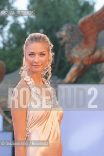 30_08_06 - 63 VENICE FILM FESTIVAL - RED CARPET - THE TOP MODEL BEATRICE BORROMEO @ Graziano Arici/Rosebud2