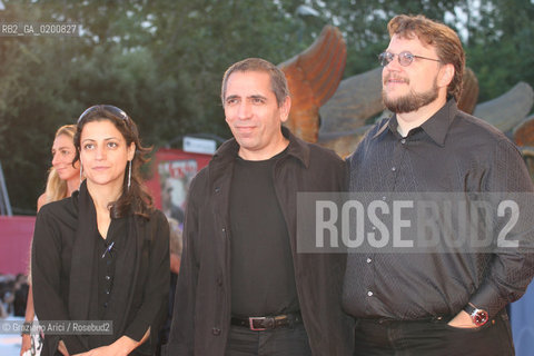 30_08_06 - 63 VENICE FILM FESTIVAL - RED CARPET - THE DIRECTORS MOHSEN MAKHMALBAF WITH HIS DAUGHTER  SAMIRA AND GULLIERMO DEL TORO @ Graziano Arici/Rosebud2