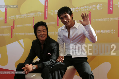 01_9_06 - 63 VENICE FILM FESTIVAL - FILM JAKPAE - LEFT TO RIGHT: THE ACTORS LEE BEOM-SOO AND JUNG DOO-HONG @ Graziano Arici/Rosebud2