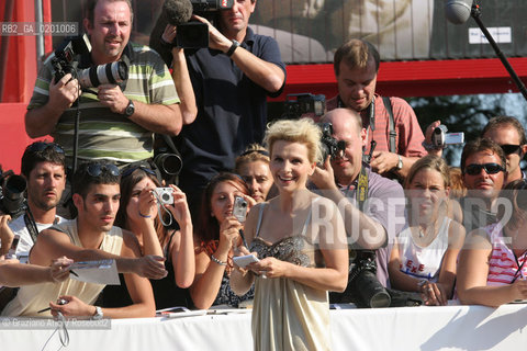 01_9_06 - 63 VENICE FILM FESTIVAL - FILM QUELQUES JOURS EN SEPTEMBRE - RED CARPET - THE ACTRESS JULIETTE BINOCHE.@ Graziano Arici/Rosebud2