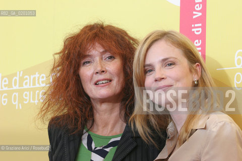 02_9_06 - 63 VENICE FILM FESTIVAL - FILM PRIVATE FEARS IN PUBLIC SPACES -  THE ACTRESS SABINE AZEMA AND ISABELLE CARRE` @ Graziano Arici/Rosebud2