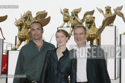 02_9_06 - 63 VENICE FILM FESTIVAL - FILM HEIMAT FRAGMENTE - THE DIRECTOR EDGAR REITZ WITH THE EDITOR CHRISTIAN REITZ AND THE ACTRESS NICOLA SCHOSSLER. @ Graziano Arici/Rosebud2