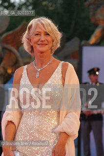 02_9_06 - 63 VENICE FILM FESTIVAL - RED CARPET OF THE FILM THE QUEEN - THE ACTRESS HELEN MIRREN @ Graziano Arici/Rosebud2