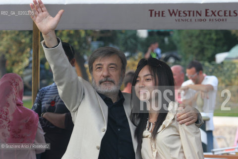 04_9_06 - 63 VENICE FILM FESTIVAL - FILM LA STELLA CHE NON CE - ARRIVAL OF THE DIRECTOR GIANNI AMELIO WITH THE ACTRESS TAI LING ©Graziano Arici/Rosebud2