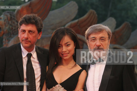 05_9_06 - 63 VENICE FILM FESTIVAL - RED CARPET FILM LA STELLA CHE NON CE` - THE DIRECTOR GIANNI AMELIO WITH THE ACTORS SERGIO CASTELLITO AND TAI LING  ©Graziano Arici/Rosebud2
