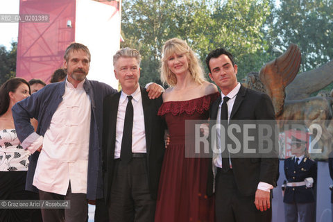 06_9_06 - 63 VENICE FILM FESTIVAL - RED CARPET FILM INLAND EMPIRE - GOLDEN LION FOR LIFETIME ACHIEVEMENT TO THE DIRECTOR DAVID LYNCH - DAVID LYNCH WITH THE ACTRESS LAURA DERN AND THE ACTORS JEREMY IRON AND JUSTIN THEROUX @ Graziano Arici/Rosebud2