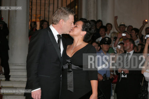 07_9_06 - 63 VENICE FILM FESTIVAL - PREMIERE FILM THE MAGIC FLUTE AT THE FENICE - THE DIRECTOR KENNETH BRANAGH WITH HIS WIFE ©Graziano Arici/Rosebud2