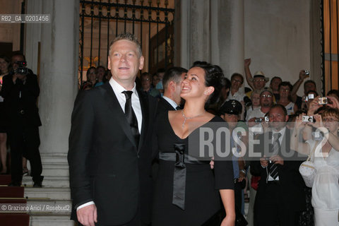 07_9_06 - 63 VENICE FILM FESTIVAL - PREMIERE FILM THE MAGIC FLUTE AT THE FENICE - THE DIRECTOR KENNETH BRANAGH WITH HIS WIFE ©Graziano Arici/Rosebud2