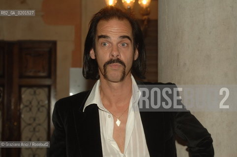 08_9_06 - 63 VENICE FILM FESTIVAL -  PARTY IN PALAZZO GRASSI FOR THE 1ST GUCCI AWARD: THE WINNER OF GUCCI AWARD NICK CAVE  @ Graziano Arici/Rosebud2
