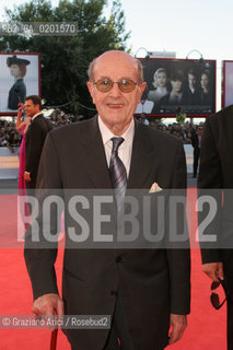 09_9_06 - 63 VENICE FILM FESTIVAL - OFFICIAL AWARDS - RED CARPET - THE DIRECTOR MANUEL DE OLIVEIRA ©Graziano Arici/Rosebud2