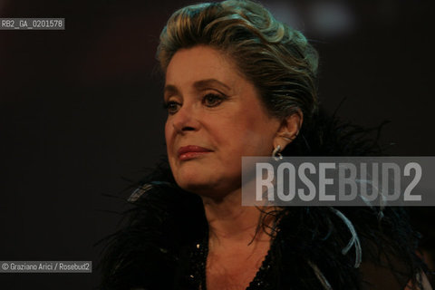 09_9_06 - 63 VENICE FILM FESTIVAL - RED CARPET OFFICIAL AWARDS - THE DIRECTOR OF THE JURY CATHERINE DENEUVE ©Graziano Arici/Rosebud2