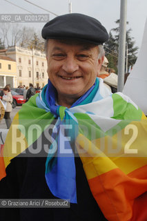VICENZA 2 DICEMBRE 2006 - MANIFESTAZIONE PER LA PACE E CONTRO LA NUOVA BASE AMERICANA NELLAEREOPORTO DAL MOLIN : IL PRETE DON ALBINO BIZZOTTO FONDATORE DEI BEATI COSTRUTTORI DI PACE ©Graziano Arici/Rosebud2
