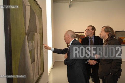 VENEZIA 9 NOVEMBRE 2006 - EXPOSITION IN PALAZZO GRASSI : PICASSO: LA JOIE DE VIVRE 1945/1948 - FRANCOIS PINAULT WITH JEAN-JACQUES AILLAGON DIRECTOR OF PALAZZO GRASSI AND THE EXPOSITION CURATOR JEAN-LOUS ANDRAL ©Graziano Arici/Rosebud2