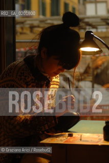 VENEZIA 6/2/07 LABORATORIO DI CALZATURIFICIO ARTIGIANALE DI GABRIELE GMEINER ©Graziano Arici/Rosebud2 SCARPA CALZOLAIO