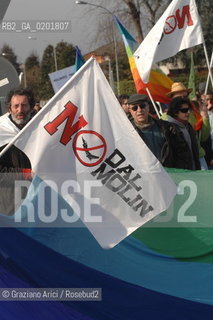 VICENZA 17/2/07 GREAT DEMONSTRATION AGAINST THE NEW US AIR FORCE MILITARY BASE AT DAL MOLIN AIRPORT ©Graziano Arici/Rosebud2 MANIFESTAZIONE PACE DIMOSTRAZIONE
