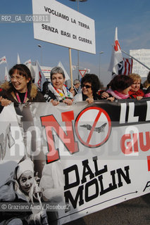VICENZA 17/2/07 GREAT DEMONSTRATION AGAINST THE NEW US AIR FORCE MILITARY BASE AT DAL MOLIN AIRPORT ©Graziano Arici/Rosebud2 MANIFESTAZIONE PACE DIMOSTRAZIONE