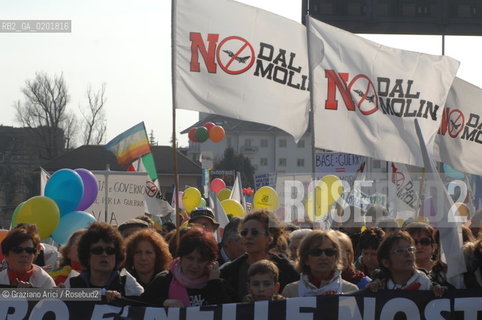 VICENZA 17/2/07 GREAT DEMONSTRATION AGAINST THE NEW US AIR FORCE MILITARY BASE AT DAL MOLIN AIRPORT ©Graziano Arici/Rosebud2 MANIFESTAZIONE PACE DIMOSTRAZIONE