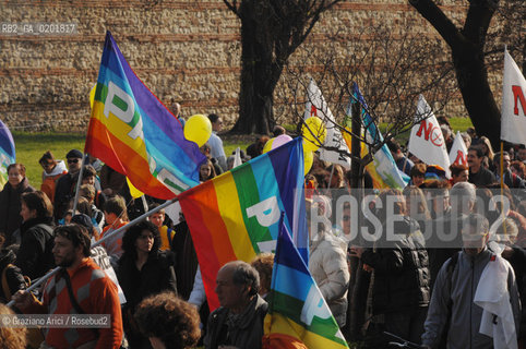 VICENZA 17/2/07 GREAT DEMONSTRATION AGAINST THE NEW US AIR FORCE MILITARY BASE AT DAL MOLIN AIRPORT ©Graziano Arici/Rosebud2 MANIFESTAZIONE PACE DIMOSTRAZIONE