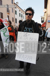 VICENZA 17/2/07 GREAT DEMONSTRATION AGAINST THE NEW US AIR FORCE MILITARY BASE AT DAL MOLIN AIRPORT ©Graziano Arici/Rosebud2 MANIFESTAZIONE PACE DIMOSTRAZIONE