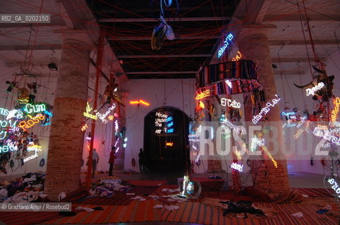 VENICE 04//6/07 - THE 52sd VENICE ART EXPOSITION : THINK WITH THE SENSES, FEEL WITH THE MIND - CORDERIE DELLARSENALE - JASON RHOADES  INSTALLATION    @ Graziano Arici/Rosebud2 ARTE ARTISTI BIENNALE
