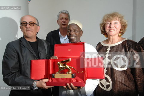 VENICE 10//6/07 - THE 52sd VENICE ART EXPOSITION -  GOLDEN LION FOR THE CAREER TO THE PHOTOGRAPH MALICK SIDIBE  @ Graziano Arici/Rosebud2 ARTE ARTISTI BIENNALE FOTOGRAFO