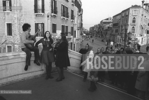 VENEZIA, 1975, CANZONIERE POPOLARE VENETO, EMANUELA MAGRO, ALBERTO DAMICO, LUISA RONCHINI, FONIT CETRA © ARCHIVIO Graziano Arici/Rosebud2  MUSICA POPOLARE VENETA MS