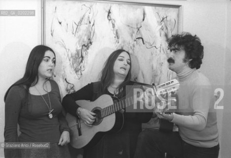 VENEZIA 1975 CANZONIERE POPOLARE VENETO EMANUELA MAGRO ALBERTO DAMICO LUISA RONCHINI ©Graziano Arici/Rosebud2, MUSICA POPOLARE VENETA