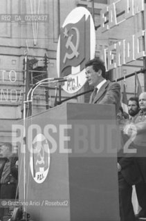 MESTRE 1975 ENRICO BERLINGUER A MESTRE © ARCHIVIO Graziano Arici/Rosebud2  POLITICA POLITICO ENRICO BERLINGUER MANIFESTAZIONE PCI PIAZZA FERRETTO MESTRE LIBERAZIONE BANDIERE PCI