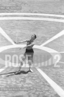 VENEZIA 1975 PROVE BALLETTO BAKHTI MAURICE BEJART  AL TEATRO VERDE © ARCHIVIO Graziano Arici/Rosebud2  BALLO BALLETTO COREOGRAFO MAURICE BEJART INCONTRI INTERNAZIONALI DANZA TEATRO VERDE SAN GIORGIO PROVE BAKHTI
