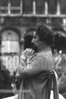 VENEZIQ 1975 COREOGRAFO MAURICE BEJART ALLE PROVE BALLETTO ROMEO E GIULIETTA © ARCHIVIO Graziano Arici/Rosebud2  BALLO BALLETTO INCONTRI INTERNAZIONALI DI DANZA PROVE COREOGRAFO MAURICE BEJART PIAZZA SAN MARCO ROMEO E GIULIETTA