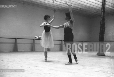 VENEZIA 1975 ACCADEMIA DI DANZA PROVE INCONTRO A QUATTRO CON MARTHA GRAHAM  © ARCHIVIO Graziano Arici/Rosebud2  DANZATRICE MARTHA GRAHAM COREOGRAFO MAURICE BEJART BALLO BALLETTO PROVE ACCADEMIA DANZA INCONTRO A QUATTRO