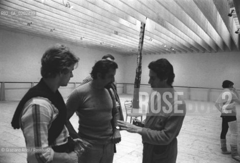 VENEZIA 1975 ACCADEMIA DI DANZA PROVE BALLETTI MAURICE BEJART MIKHAIL BARYSHNIKOV © ARCHIVIO Graziano Arici/Rosebud2  COREOGRAFO MAURICE BEJART BALLERINO MIKHAIL BARYSHNIKOV PROVE BALLETTO