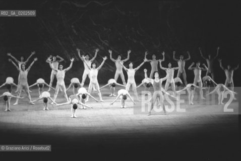 VENEZIA 1975 BALLETTO UNGHERESE AL TEATRO VERDE  © ARCHIVIO Graziano Arici/Rosebud2   INCONTRI INTERNAZIONALI DANZA COMPAGNIA BALLETTO UNGHERESE TEATRO VERDE SAN GIORGIO .