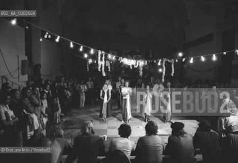 VENEZIA 1975 LA BIENNALE LABORATORIO INTERNAZIONALE © ARCHIVIO Graziano Arici/Rosebud2  MUSICA PAESI EXTRAEUROPEI FESTA CONFERENZA INCONTRO