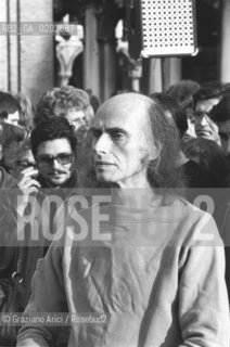 VENEZIA 1975 LA BIENNALE UN LABORATORIO INTERNAZIONALE TEATRO SPETTACOLI DEL LIVING THEATRE © ARCHIVIO Graziano Arici/Rosebud2  REGISTI ATTORI JULIAN BECK JUDITH MALINA ATTI PUBBLICI SPETTACOLI DEL LIVING THEATRE PIAZZA SAN MARCO VENEZIA