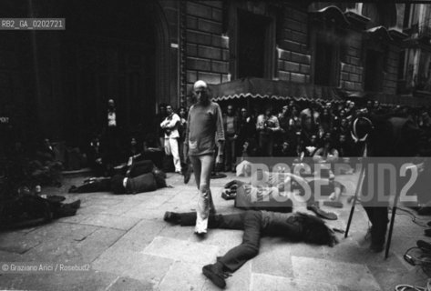 VENEZIA 1975 LA BIENNALE UN LABORATORIO INTERNAZIONALE TEATRO SPETTACOLI DEL LIVING THEATRE SEI ATTI PUBBLICI PER VENEZIA © ARCHIVIO Graziano Arici/Rosebud2  REGISTI ATTORI JULIAN BECK JUDITH MALINA ATTI PUBBLICI SPETTACOLI DEL LIVING THEATRE VENEZIA