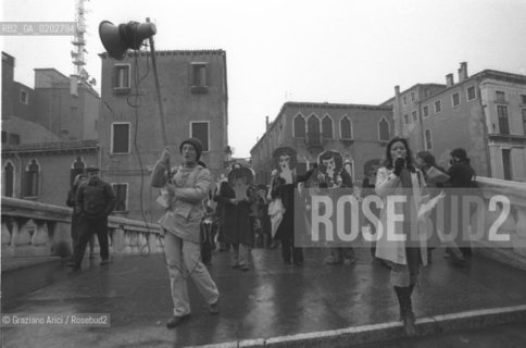VENEZIA 1975 DIMOSTRAZIONE PUBBLICA DELLE DONNE IN FAVORE DELLABORTO LIBERO E GRATUITO © ARCHIVIO Graziano Arici/Rosebud2  DONNE MANIFESTAZIONE LIBERALIZZAZIONE ABORTO ANTICONCENZIONALI VENEZIA