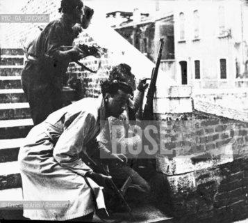 VENEZIA 1976 MOSTRA ARCHIVIO SULLA RESISTENZA PARTIGIANA © ARCHIVIO Graziano Arici/Rosebud2  MOSTRA ARCHIVIO REISTENZA PARTIGIANI SOLDATI