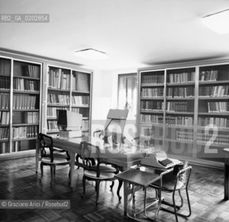 VENEZIA 1976 PALAZZO GRASSI INTERNI © ARCHIVIO Graziano Arici/Rosebud2  PALAZZO GRASSI INTERNI STANZE BIBLIOTECA PARTICOLARI