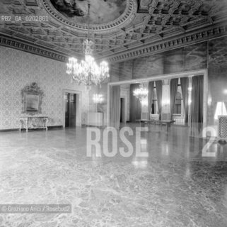 VENEZIA 1976 PALAZZO GRASSI INTERNI © ARCHIVIO Graziano Arici/Rosebud2  PALAZZO GRASSI INTERNO SALONE PARTICOLARI AFFRESCHI SOFFITTI