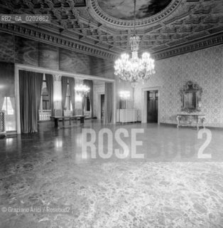 VENEZIA 1976 PALAZZO GRASSI INTERNI © ARCHIVIO Graziano Arici/Rosebud2  PALAZZO GRASSI INTERNI SALONE PARTICOLARI MOBILIO AFFRESCHI