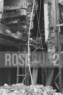 GEMONA 1976 MEGOZI DISTRUTTI DOPO IL TERREMOTO NEL FRIULI © ARCHIVIO Graziano Arici/Rosebud2  TERREMOTO FRIULI VENEZIA GIULIA CATASTROFI AMBIENTALI CASE DISTRUTTE ROVINE MACERIE