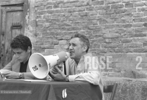 VENEZIA 1976 INCONTRO PCI CON  EDDI SALZANO © ARCHIVIO Graziano Arici/Rosebud2  INCONTRO POLITICO PCI URBANISTA EDDI SALZANO