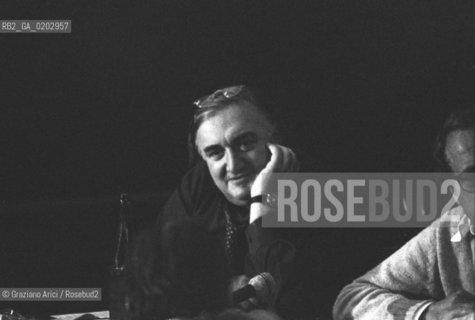 VENEZIA 1976 JAMES STIRLING ALLINCONTRO ARCHITETTURA EUROPA AMERICA CENTRO STORICO-SUBURBIO AI MAGAZZINI DEL SALE © ARCHIVIO Graziano Arici/Rosebud2  XXXVII BIENNALE ARCHITETTURA CONVEGNO ARCHITETTO JAMES STIRLING