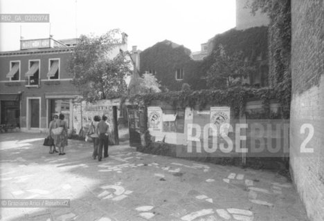 VENEZIA 1976 SEDE IUAV ENTRATA ESTERNA © ARCHIVIO Graziano Arici/Rosebud2  SEDE ARCHITETTURA IUAV CA FOSCARI UNIVERSITA ESTERNO ENTRATA TOLENTINI