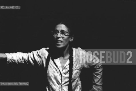 VENEZIA 1976 PRIMO PIANO DI MEREDITH MONK ©ARCHIVIO Graziano Arici/Rosebud2 XXXVII BIENNALE TEATRO SPETTACOLO QUARRY ATTRICE COREOGRAFA MEREDITH MONK EX CANTIERI NAVALI GIUDECCA