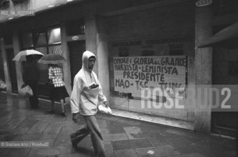 VENEZIA 1976 MANIFESTI IN MEMORIA DI MAO TSE TUNG © ARCHIVIO Graziano Arici/Rosebud2  MANIFESTI MORTE POLITICO MARXISTA LENINISTA PRESIDENTE MAO TSE TUNG