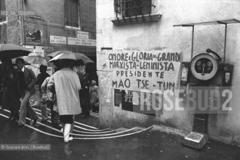 VENEZIA 1976 MANIFESTI IN MEMORIA DI MAO TSE TUNG © ARCHIVIO Graziano Arici/Rosebud2  MANIFESTI MORTE POLITICO MARXISTA LENINISTA PRESIDENTE MAO TSE TUNG