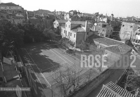 VENEZIA 1977 CAMPO DA TENNIS VISTO DALLALTO © ARCHIVIO Graziano Arici/Rosebud2  SPORT CAMPO TENNIS VENEZIA VEDUTA DALLALTO