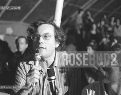 TRIESTE 1977 PRIMO PIANO PSICHIATRA © ARCHIVIO Graziano Arici/Rosebud2  RESEAU PSICHIATRI INCONTRO PSICHIATRIA FRANCO BASAGLIA PAZIENTI OSPEDALE PSICHIATRICO